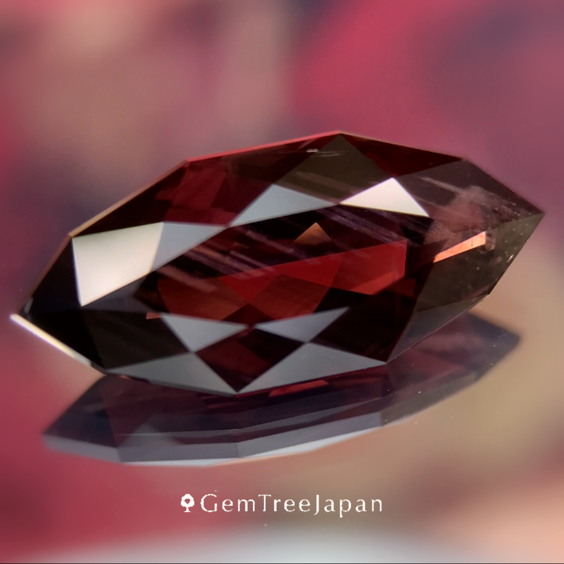 Spinel 6.854ct / Vietnam