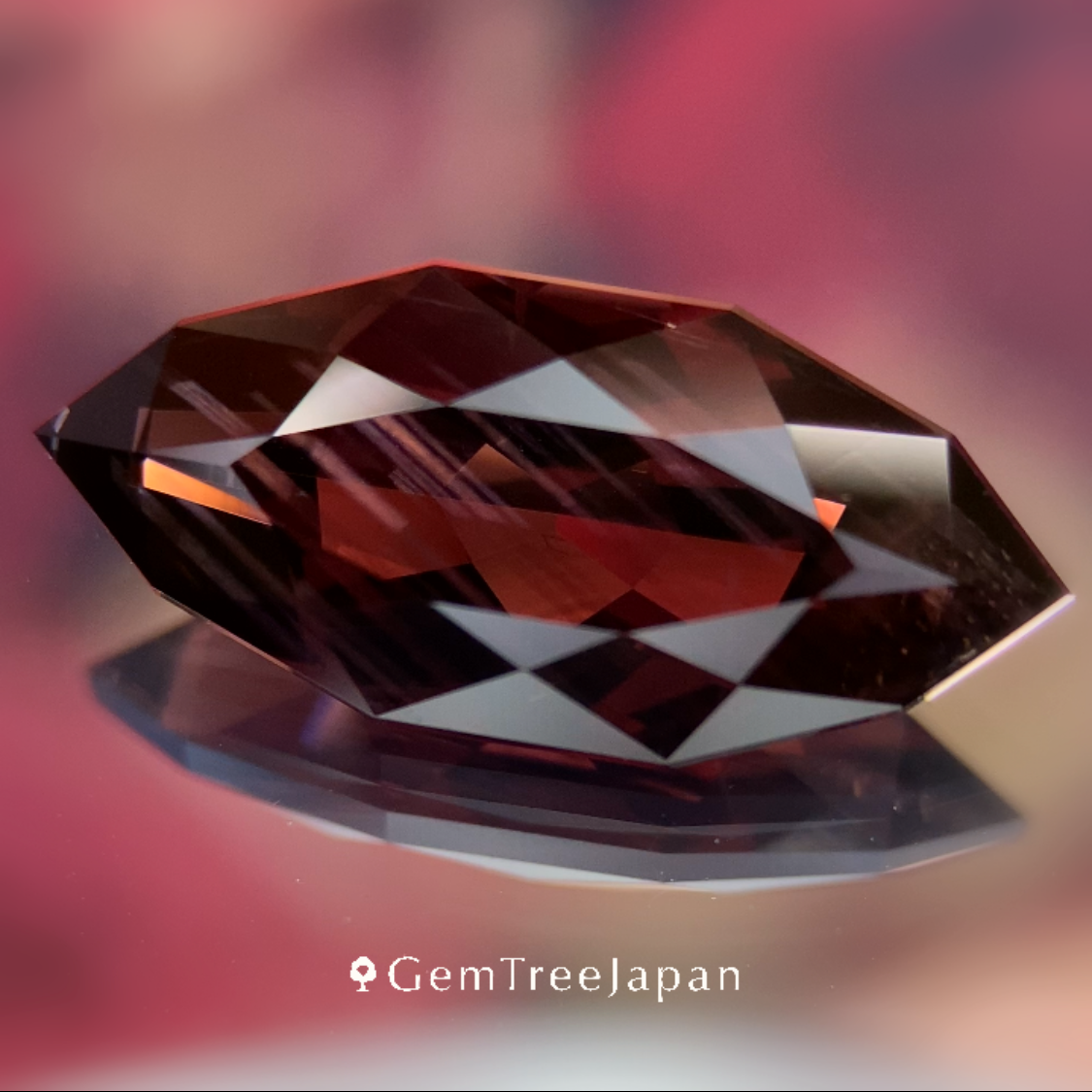 Spinel 6.854ct / Vietnam