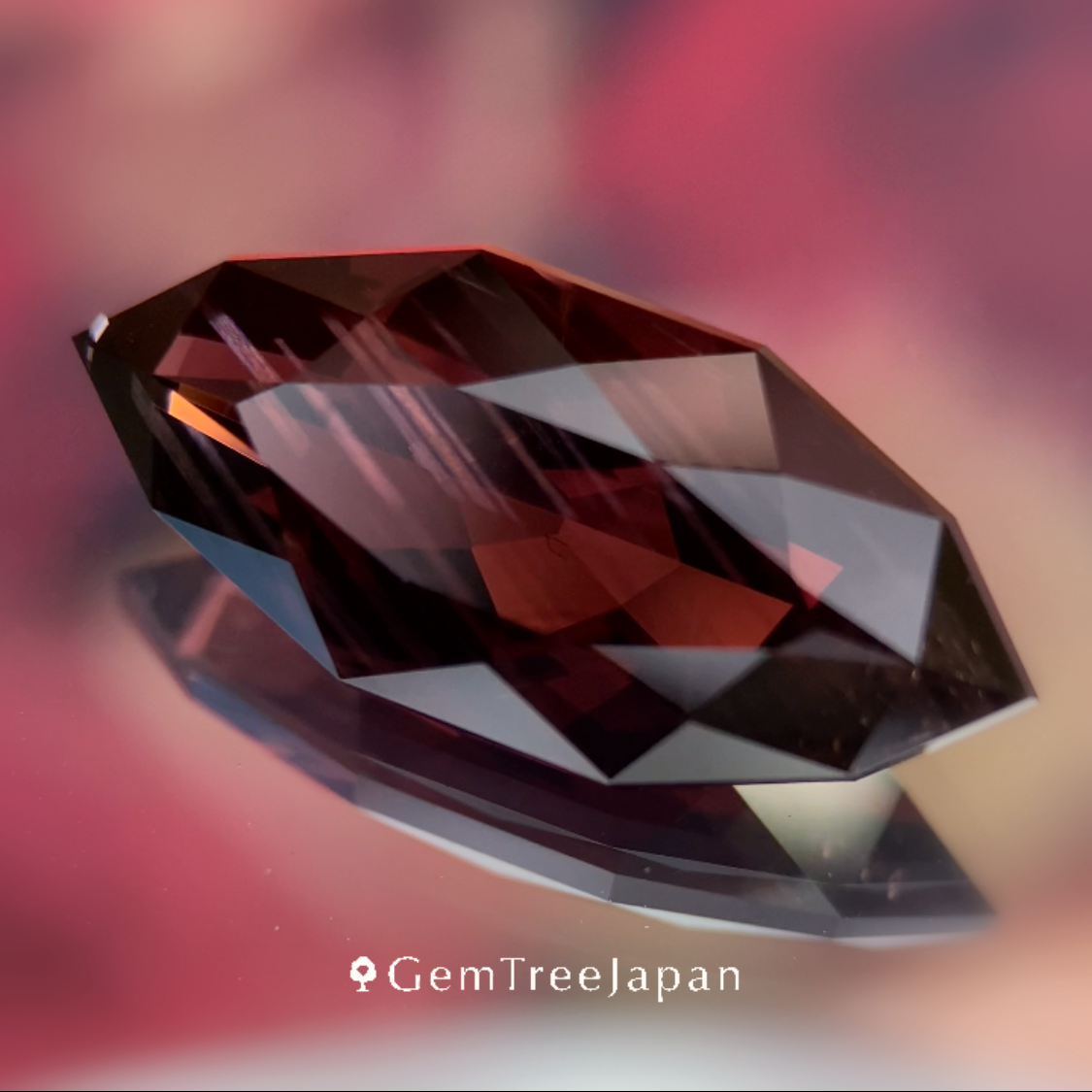 Spinel 6.854ct / Vietnam