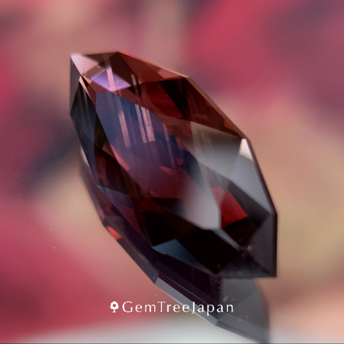 Spinel 6.854ct / Vietnam