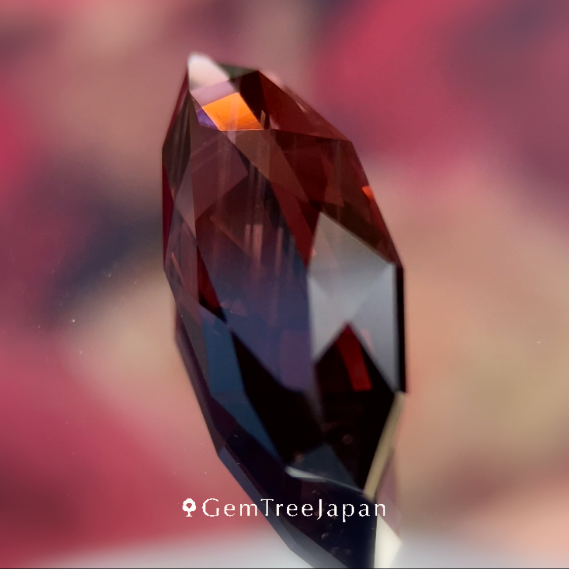 Spinel 6.854ct / Vietnam