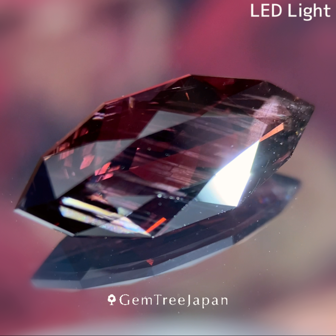 Spinel 6.854ct / Vietnam