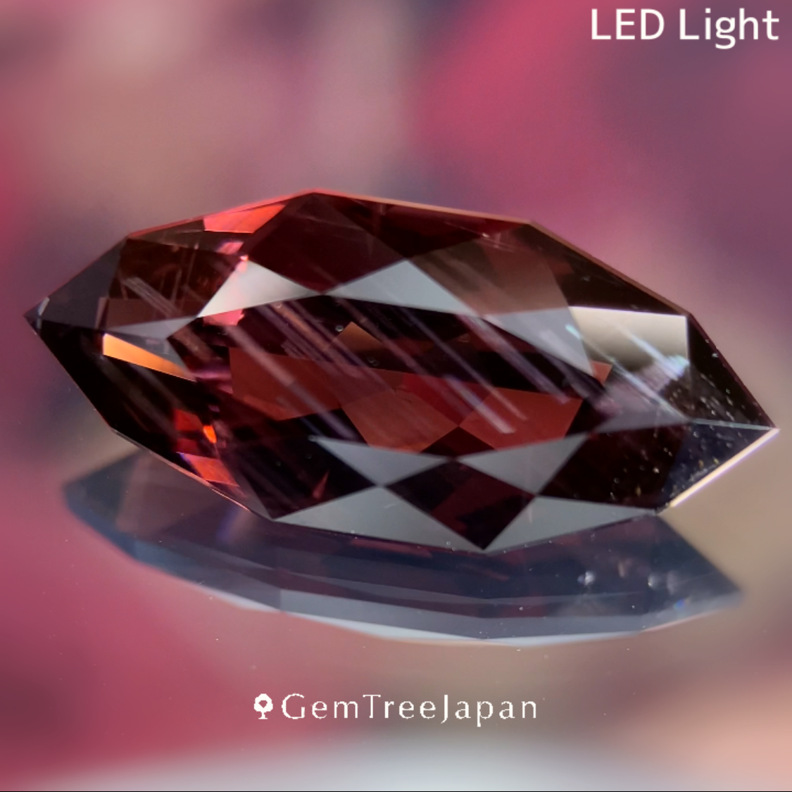 Spinel 6.854ct / Vietnam