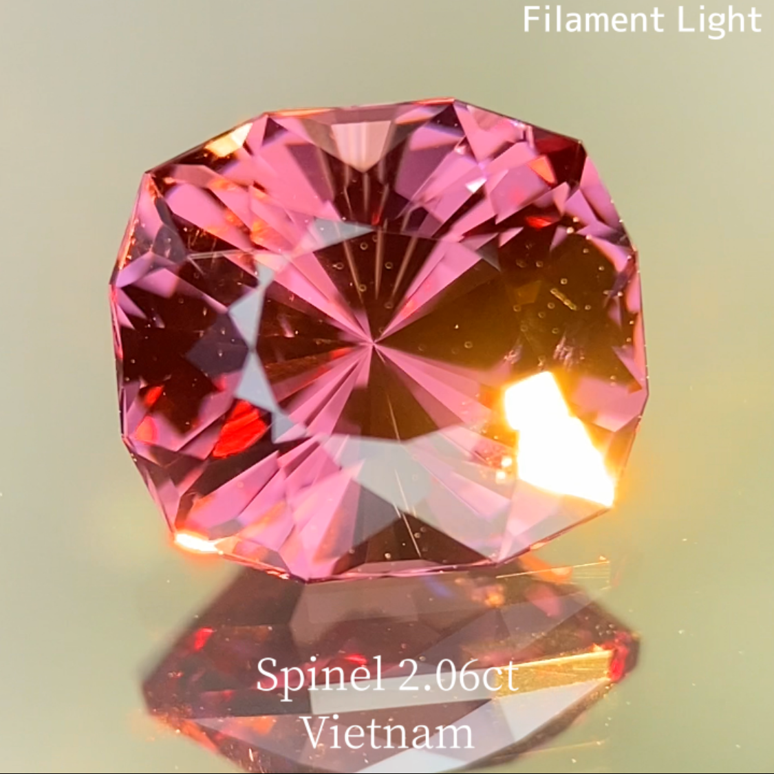 Spinel 2.067ct / Vietnam