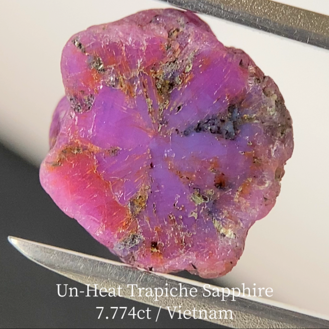 【8万円以上のお買物で無料に】Un-Heat Trapiche Sapphire 7.774ct / Vietnam