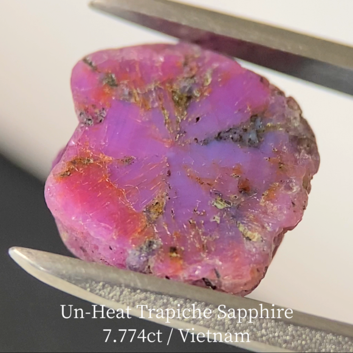 【8万円以上のお買物で無料に】Un-Heat Trapiche Sapphire 7.774ct / Vietnam