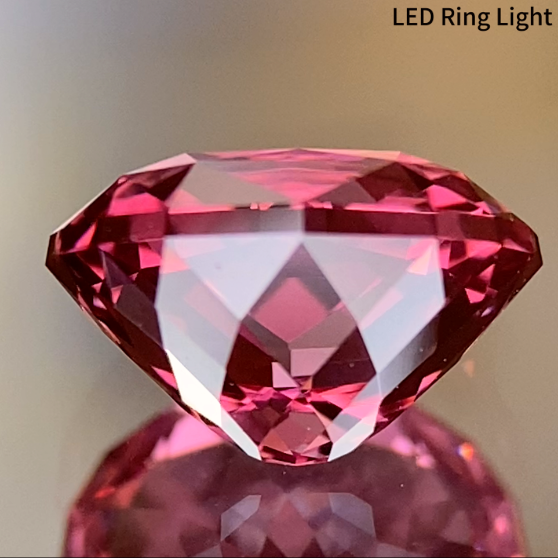 Malaya Garnet (Pyralspite) 1.992ct / Tanzania