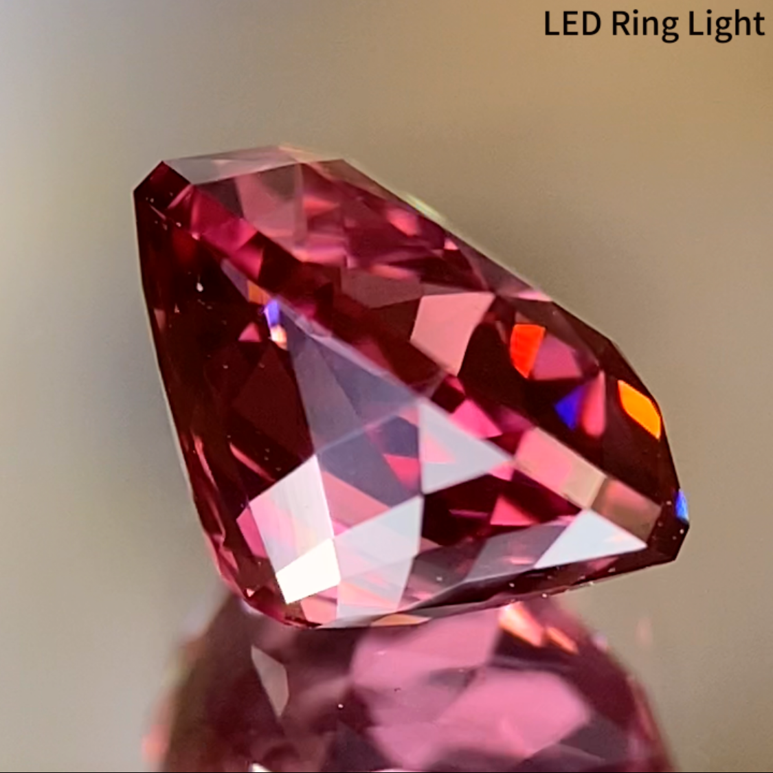 Malaya Garnet (Pyralspite) 1.992ct / Tanzania