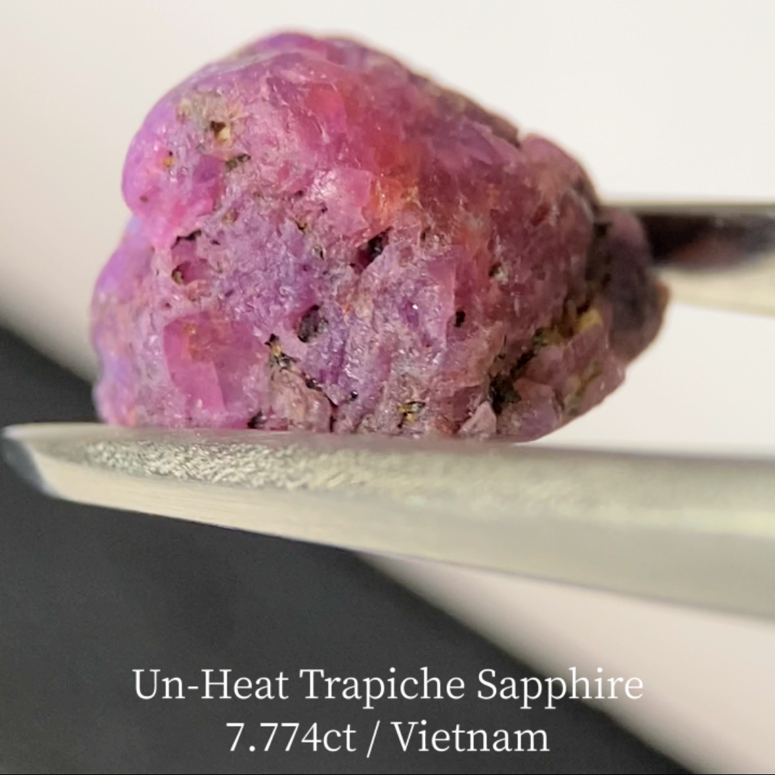 【8万円以上のお買物で無料に】Un-Heat Trapiche Sapphire 7.774ct / Vietnam