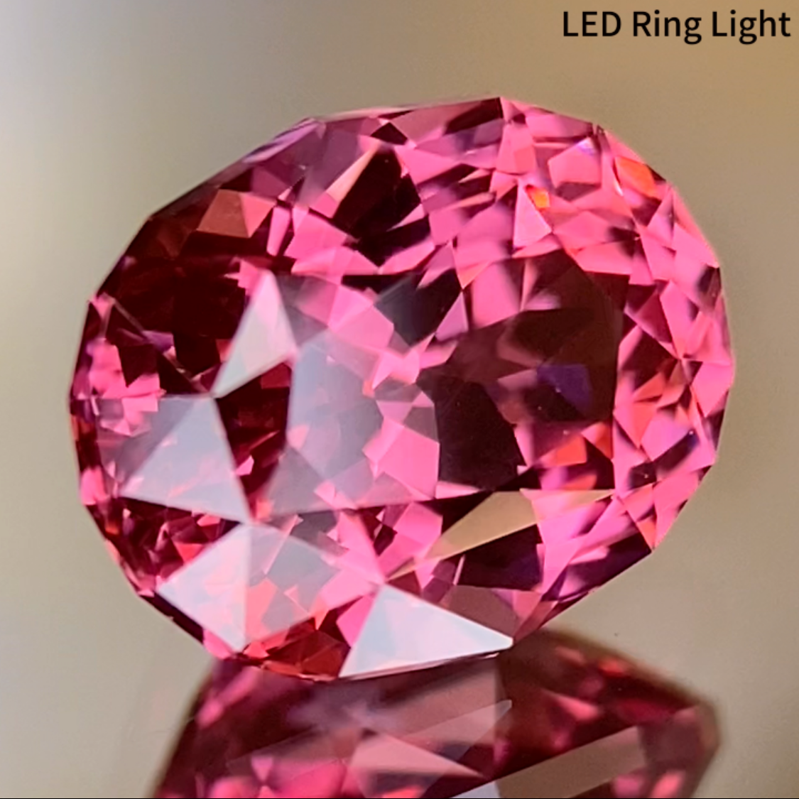Malaya Garnet (Pyralspite) 1.992ct / Tanzania