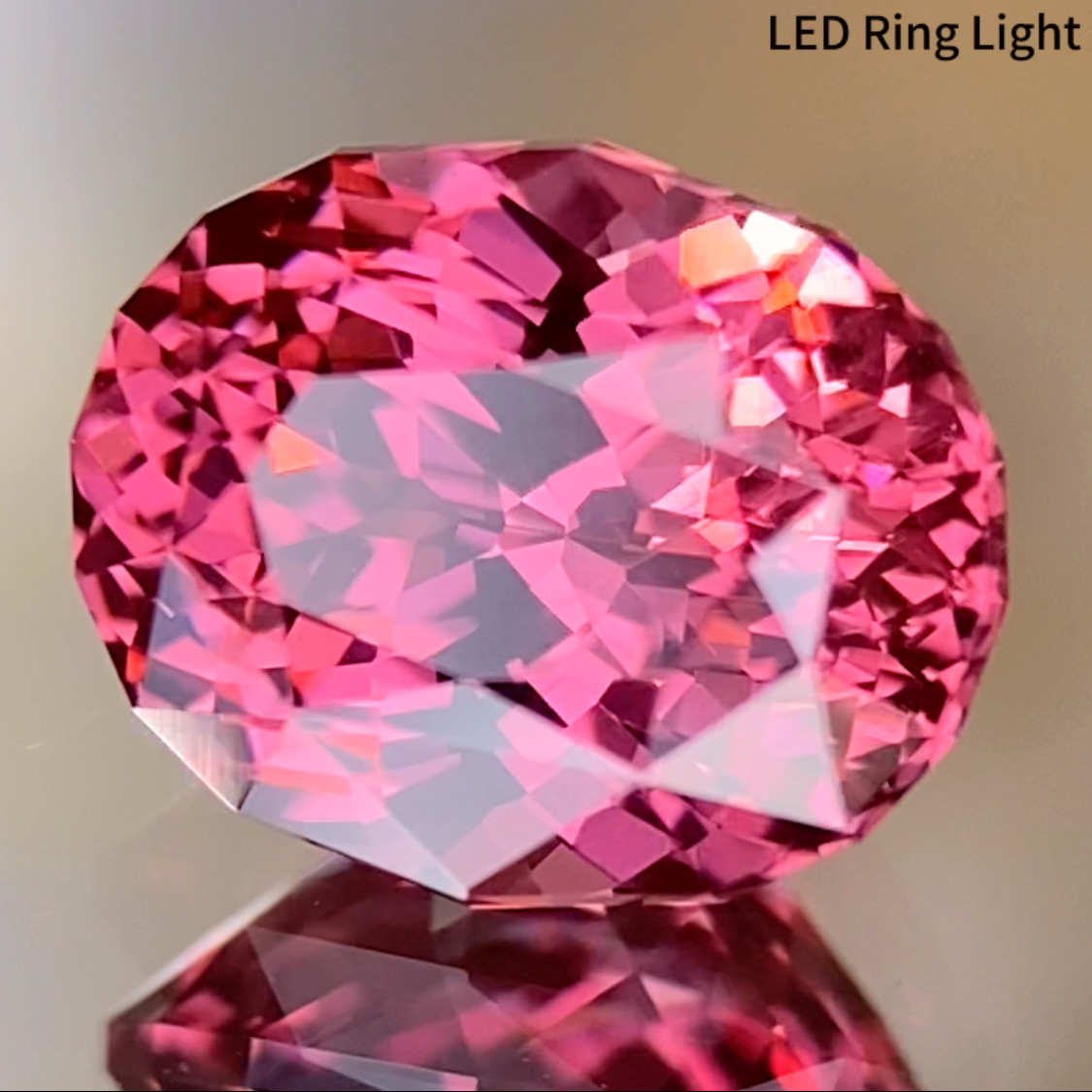Malaya Garnet (Pyralspite) 1.992ct / Tanzania