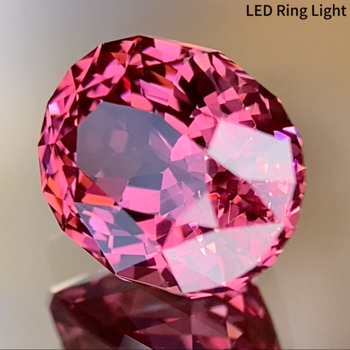Malaya Garnet (Pyralspite) 1.992ct / Tanzania