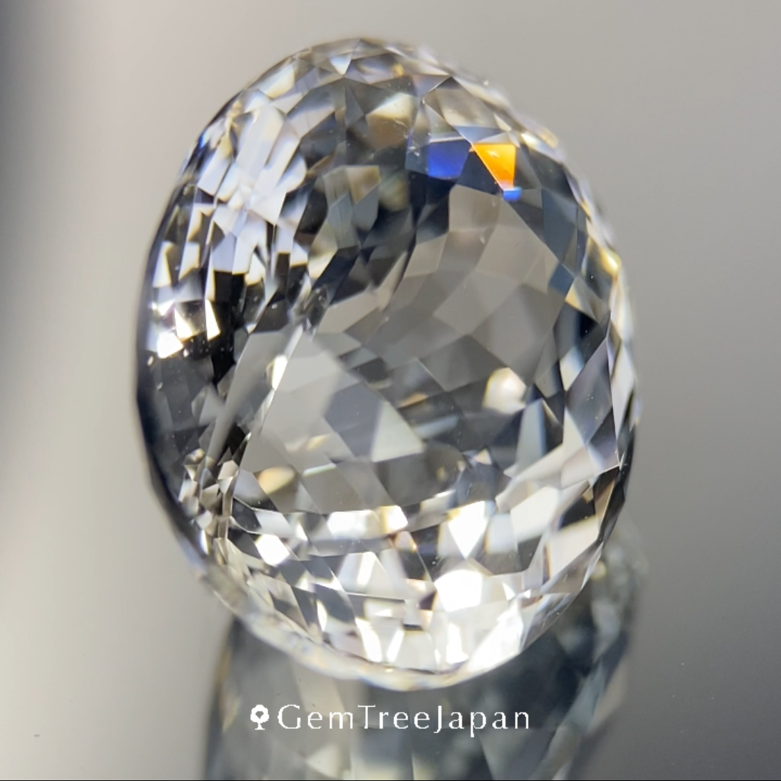 Colorless Topaz 9.196ct / Vietnam