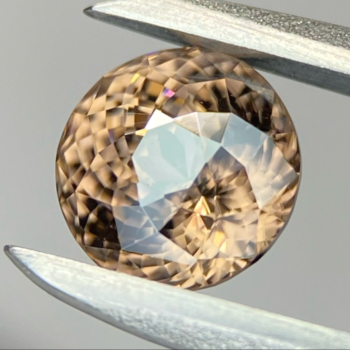 "Super Gira" Zircon 1.51ct / Sri Lanka