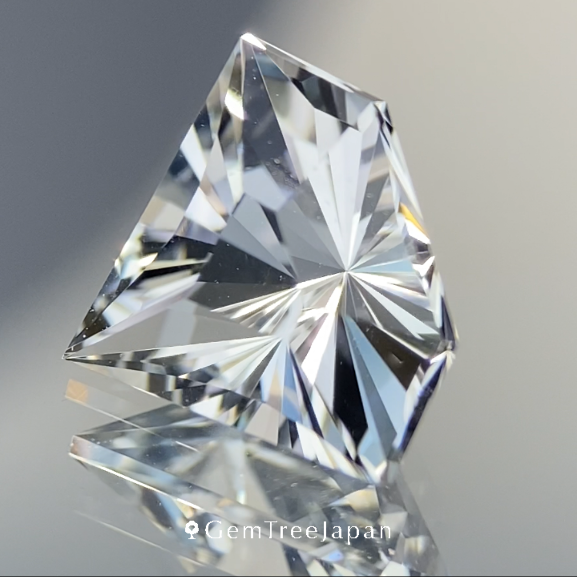 New Gem Shape 3pc Set / Colorless Topaz 3.03ct / Pink Spinel 0.621ct / Un-Heat Sapphire 0.20ct