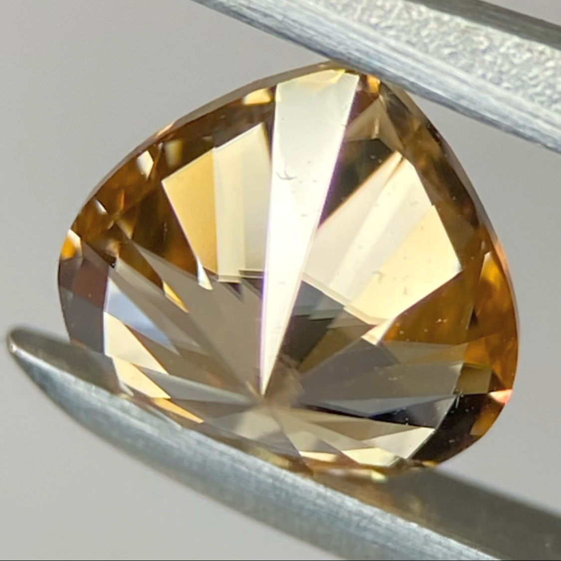 Zircon 1.42ct / Sri Lanka