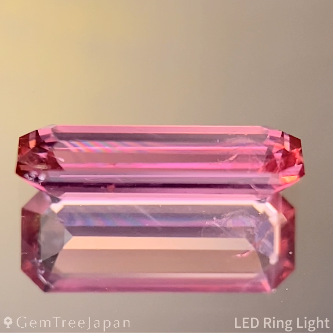 Padparadscha Sapphire 1.057ct / Madagascar