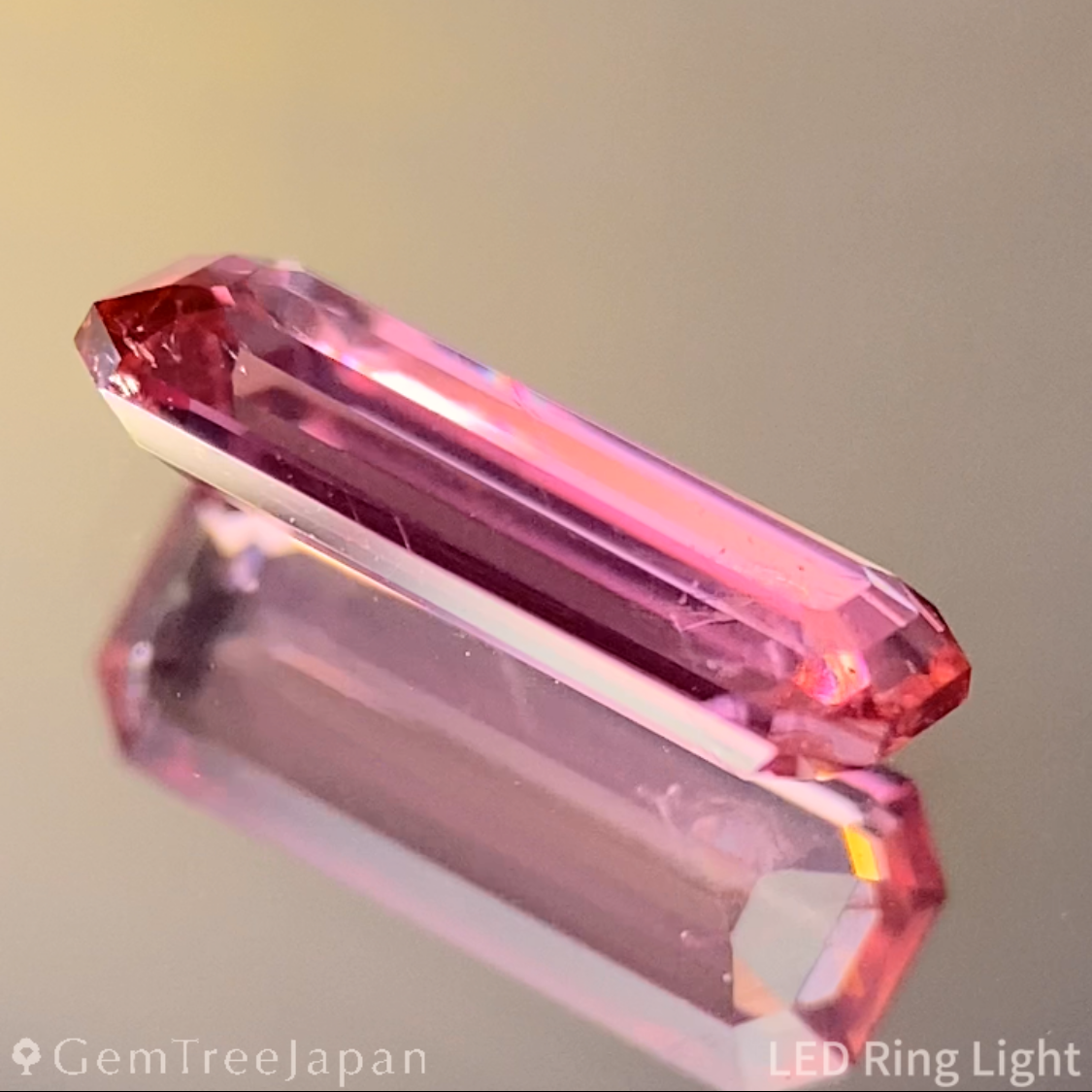 Padparadscha Sapphire 1.057ct / Madagascar
