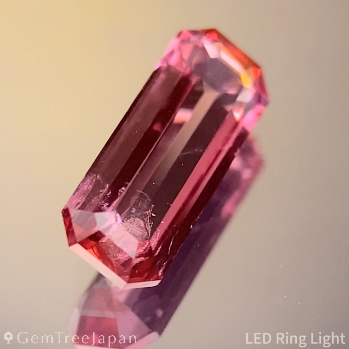 Padparadscha Sapphire 1.057ct / Madagascar