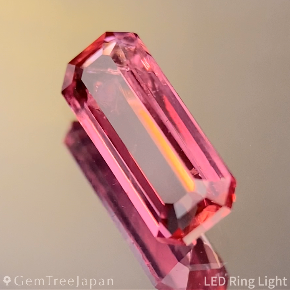 Padparadscha Sapphire 1.057ct / Madagascar