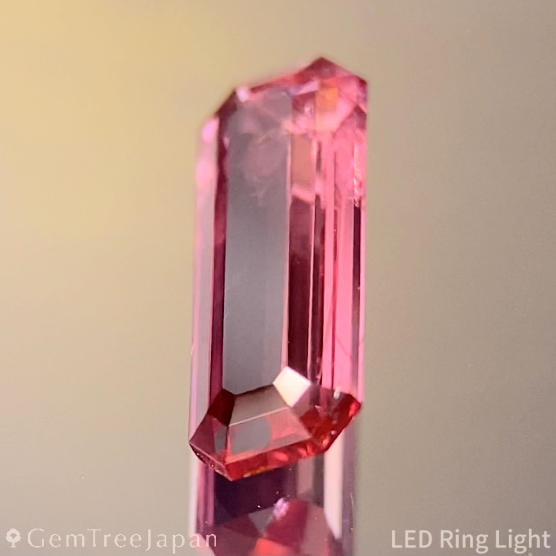 Padparadscha Sapphire 1.057ct / Madagascar