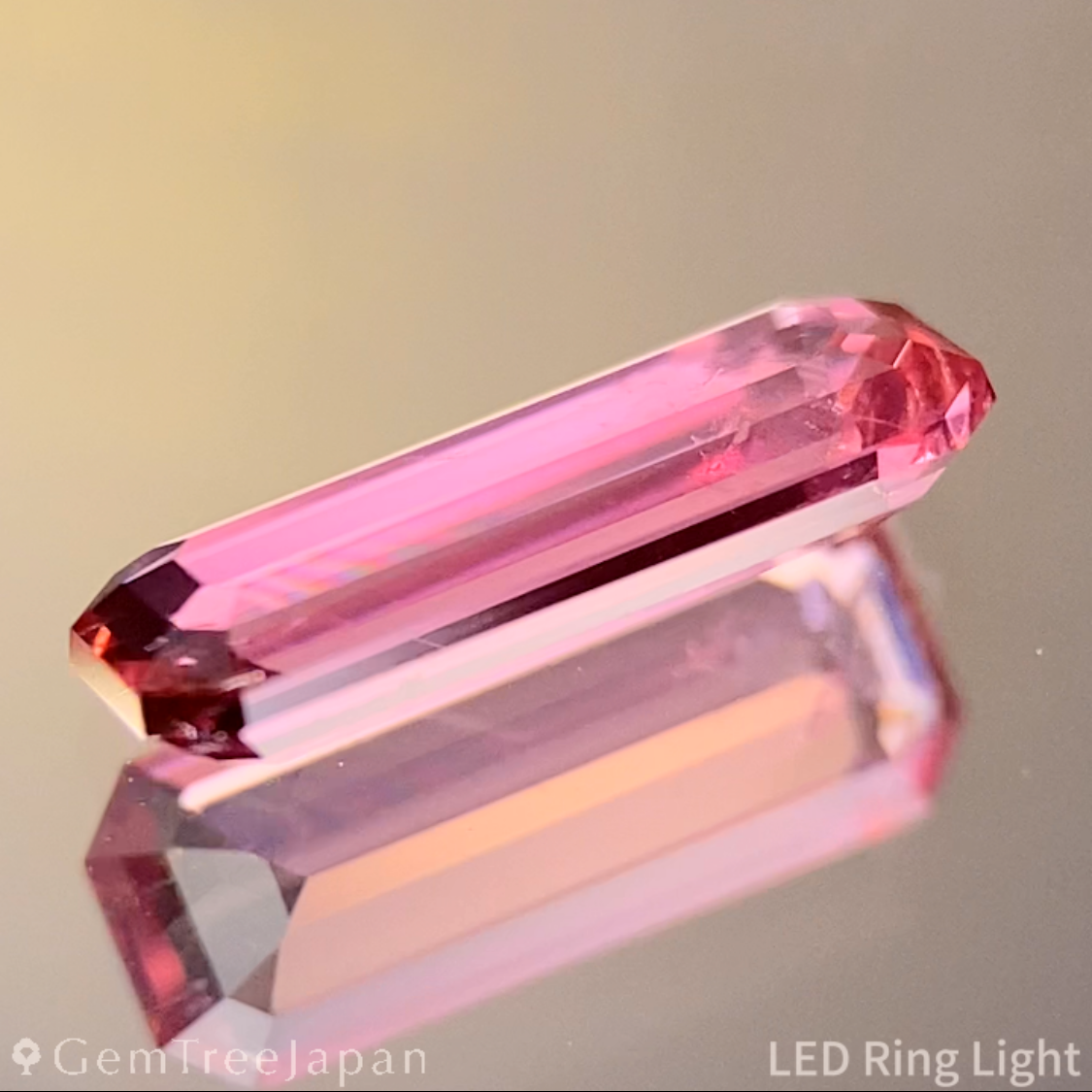 Padparadscha Sapphire 1.057ct / Madagascar