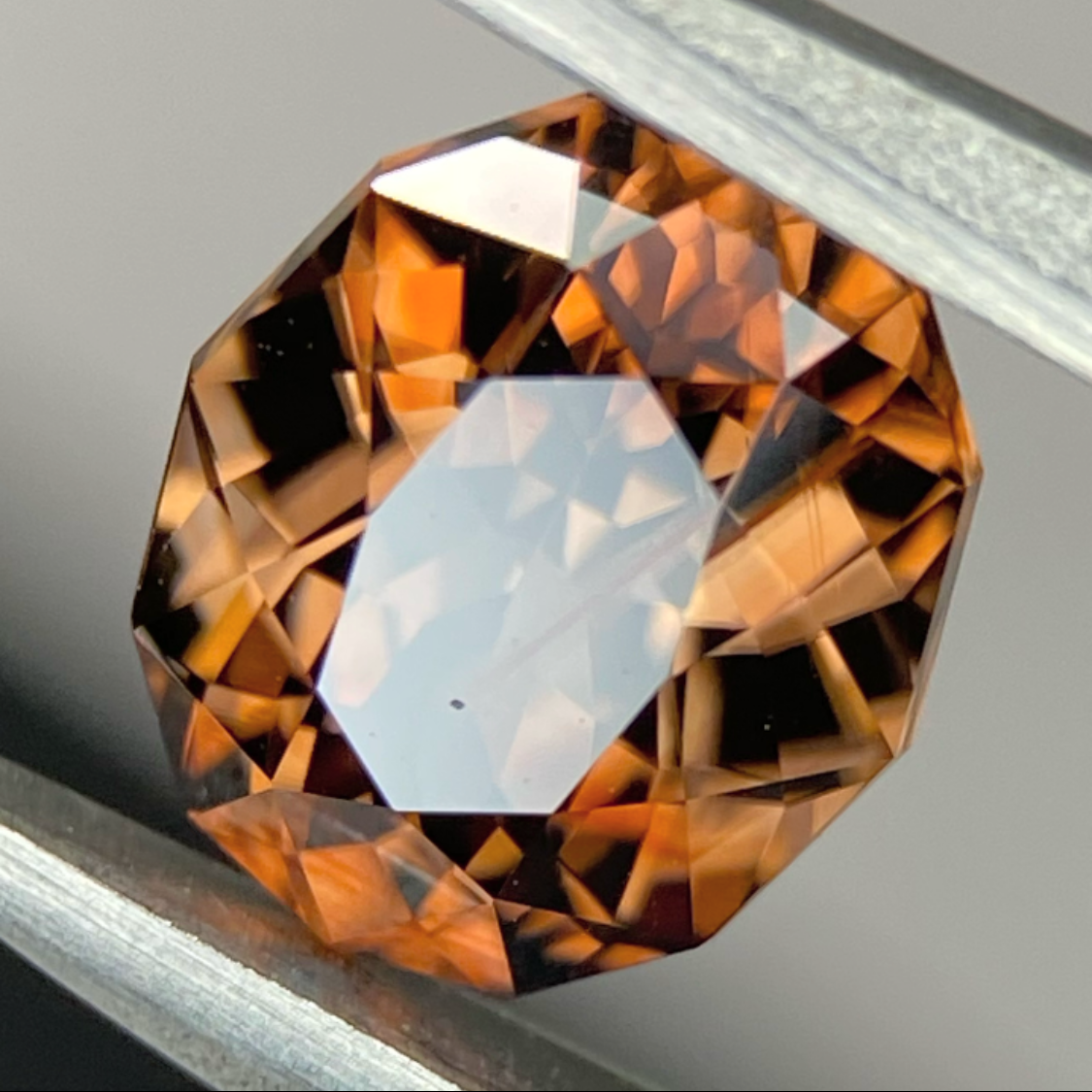 Zircon 1.54ct / Sri Lanka