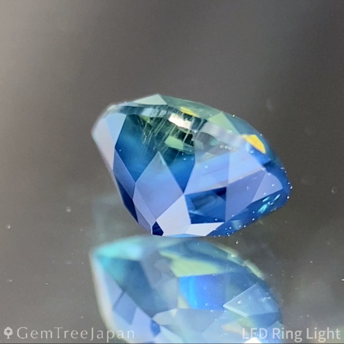 Parti-Color Sapphire 0.754ct / Madagascar