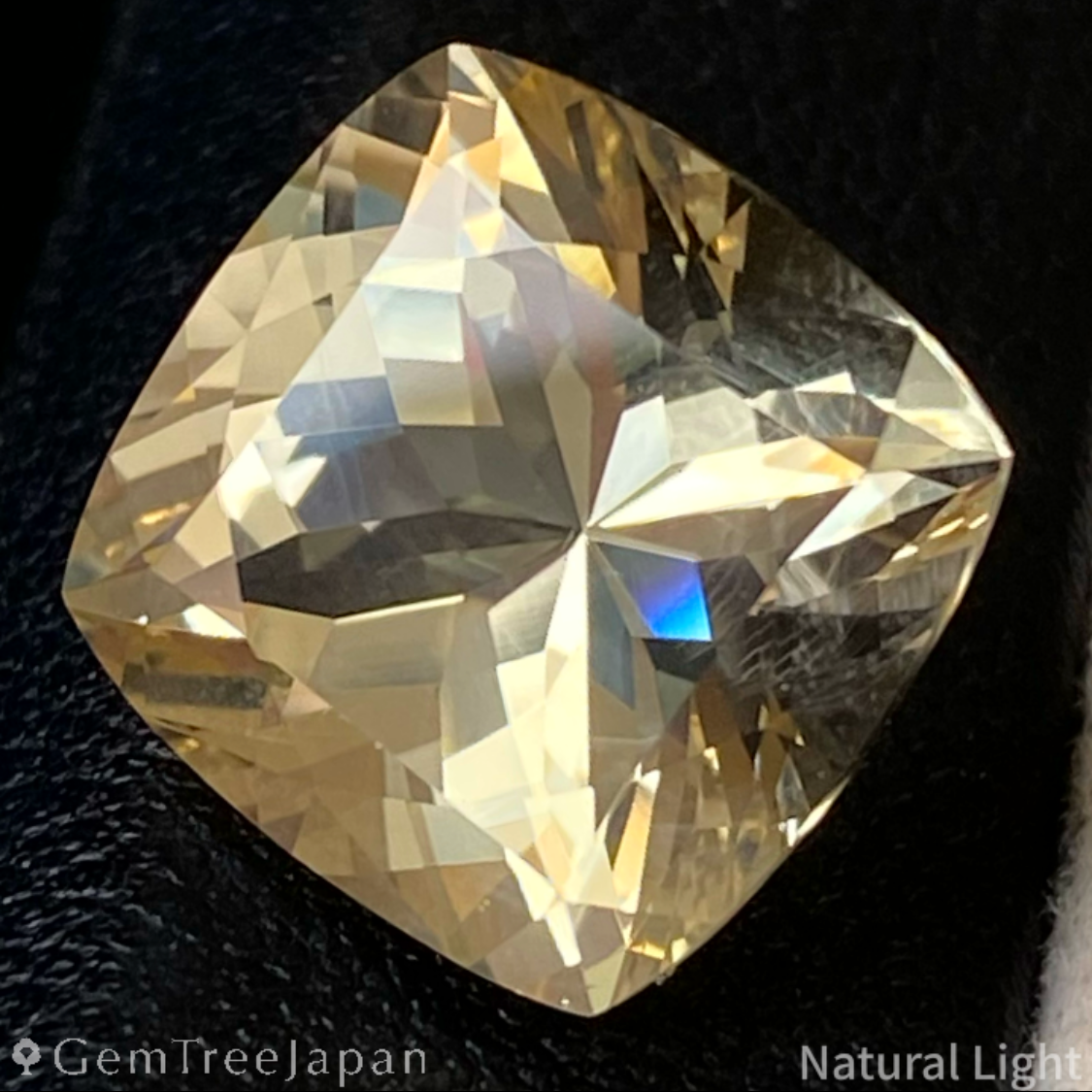 Golden Labradorite 5.86ct / Sri Lanka