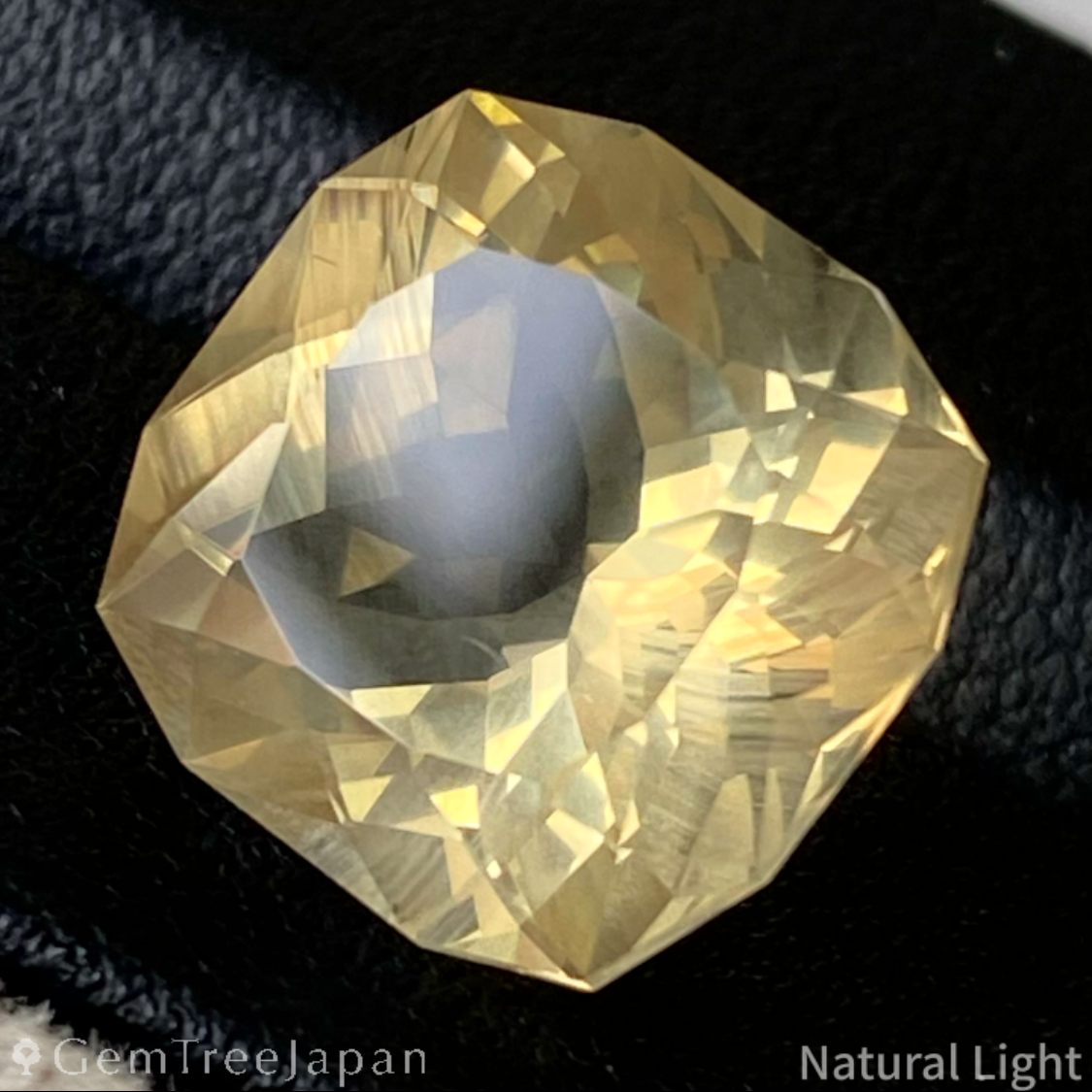 Golden Labradorite 6.818ct / Sri Lanka