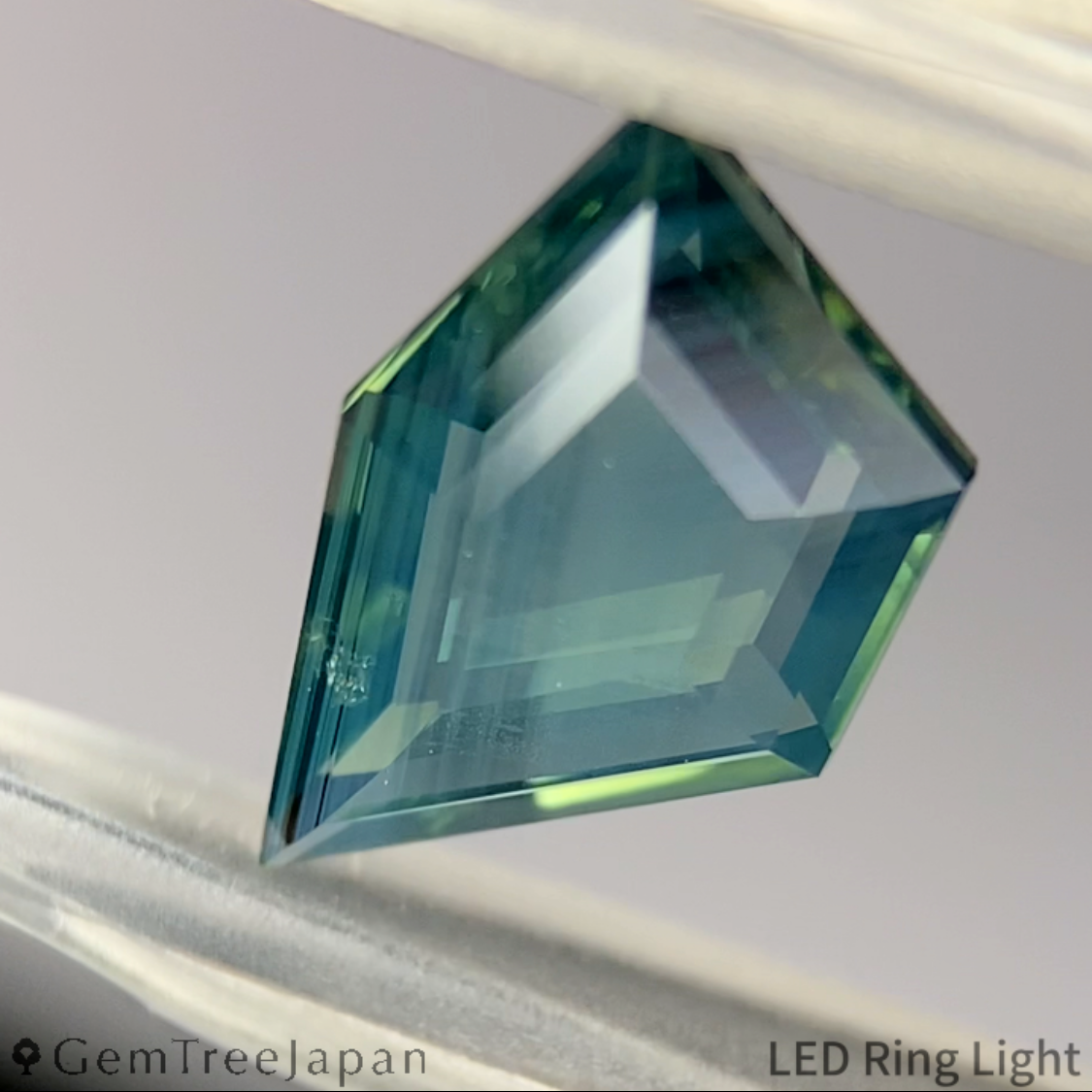 Greenish Blue Sapphire 1.00ct / Nigeria
