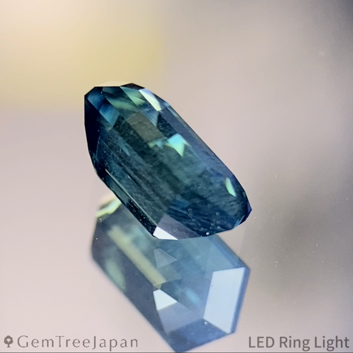 Bluish Green Sapphire 0.920ct / Madagascar