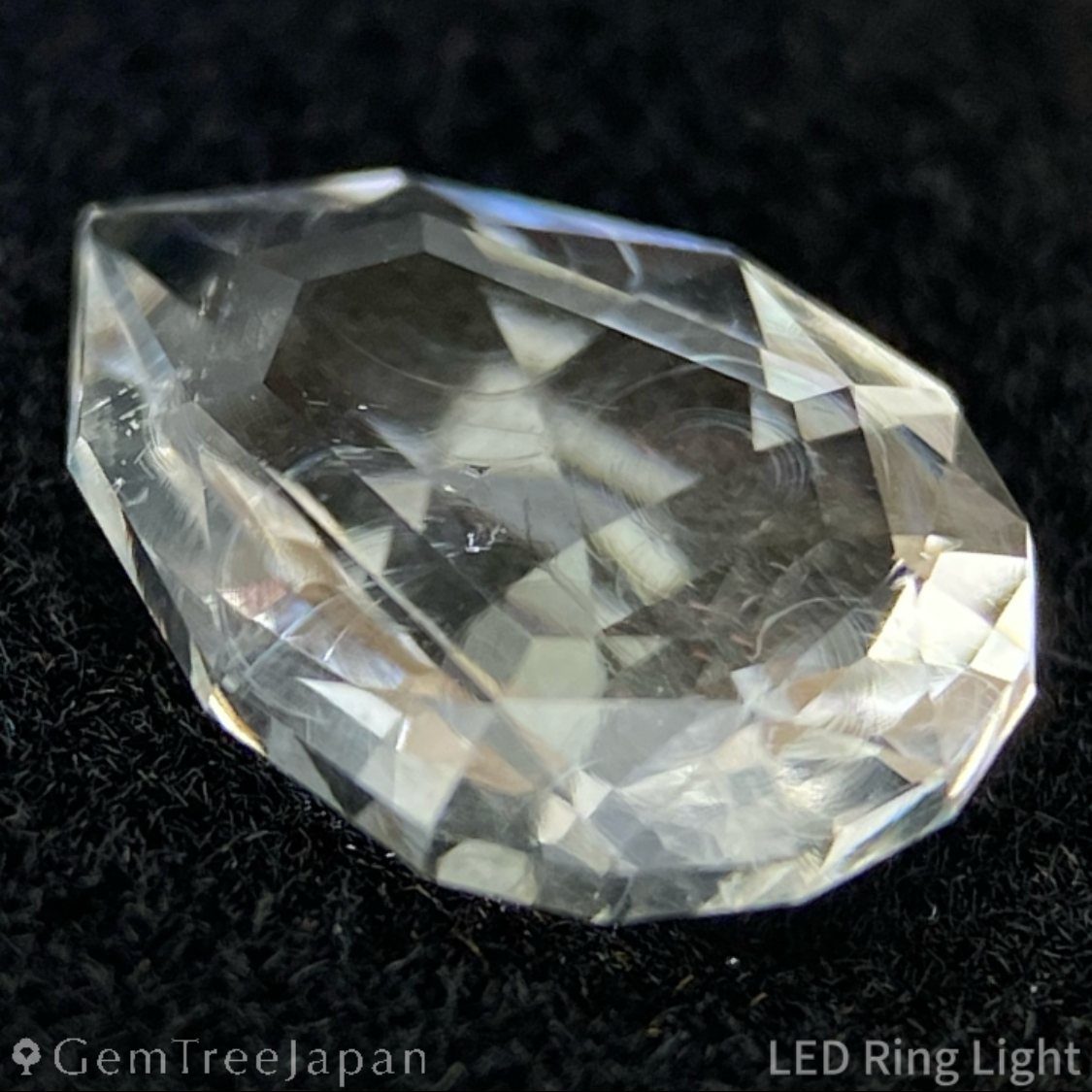 Hyalite Opal 1.210ct / Hungary