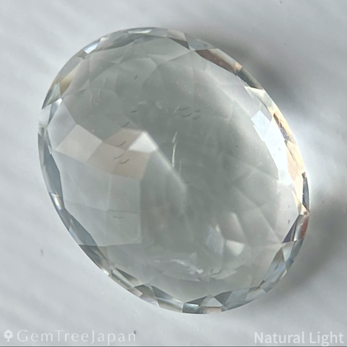 Hyalite Opal 1.461ct / Hungary