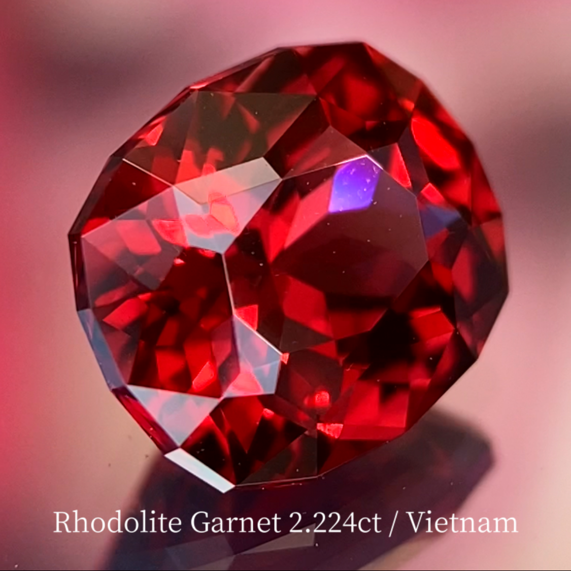 Rhodolite Garnet 2.224ct / Vietnam & Rhodolite Garnet0.38ct