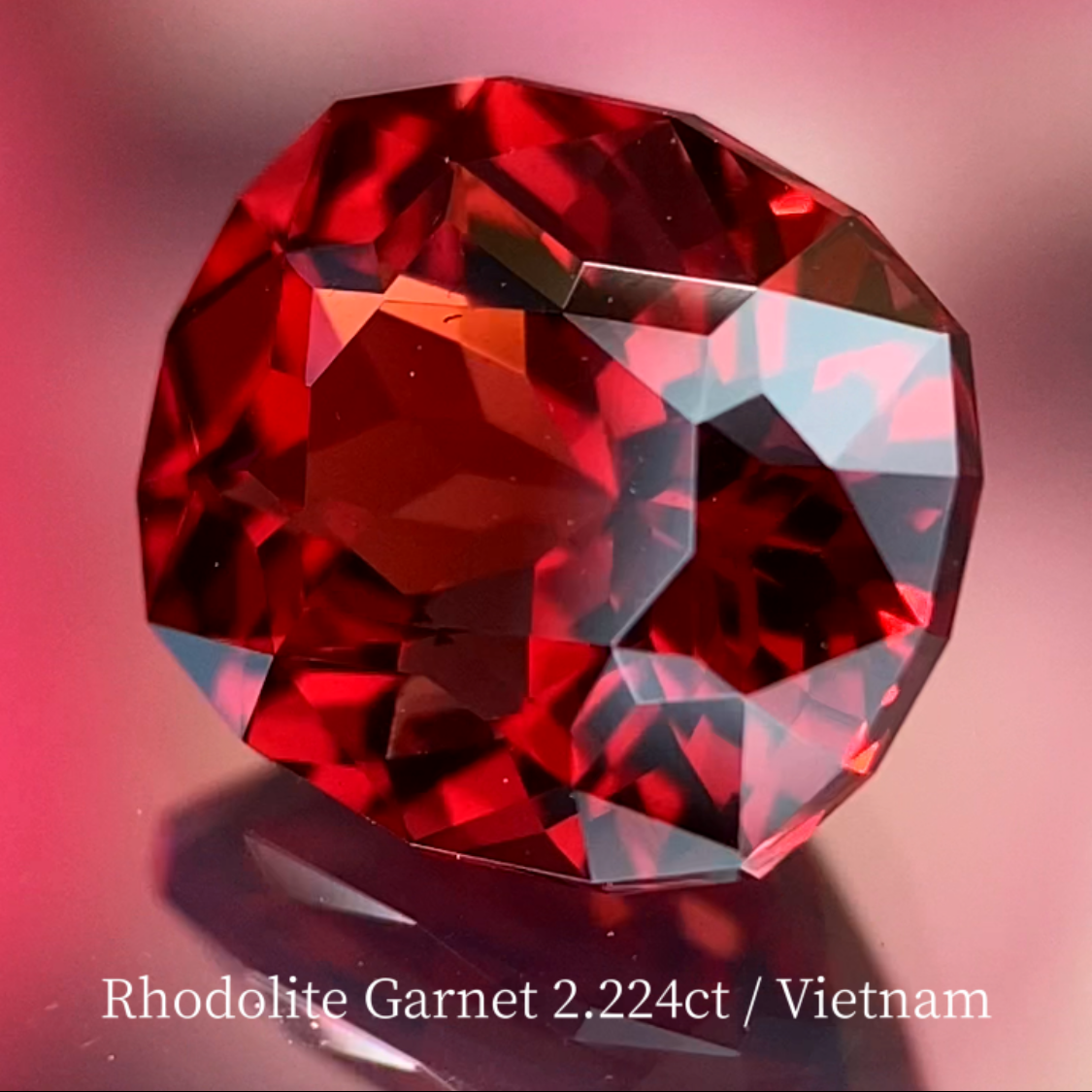Rhodolite Garnet 2.224ct / Vietnam & Rhodolite Garnet0.38ct