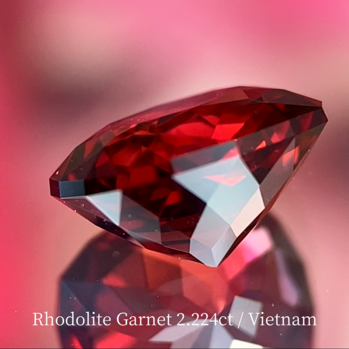 Rhodolite Garnet 2.224ct / Vietnam & Rhodolite Garnet0.38ct