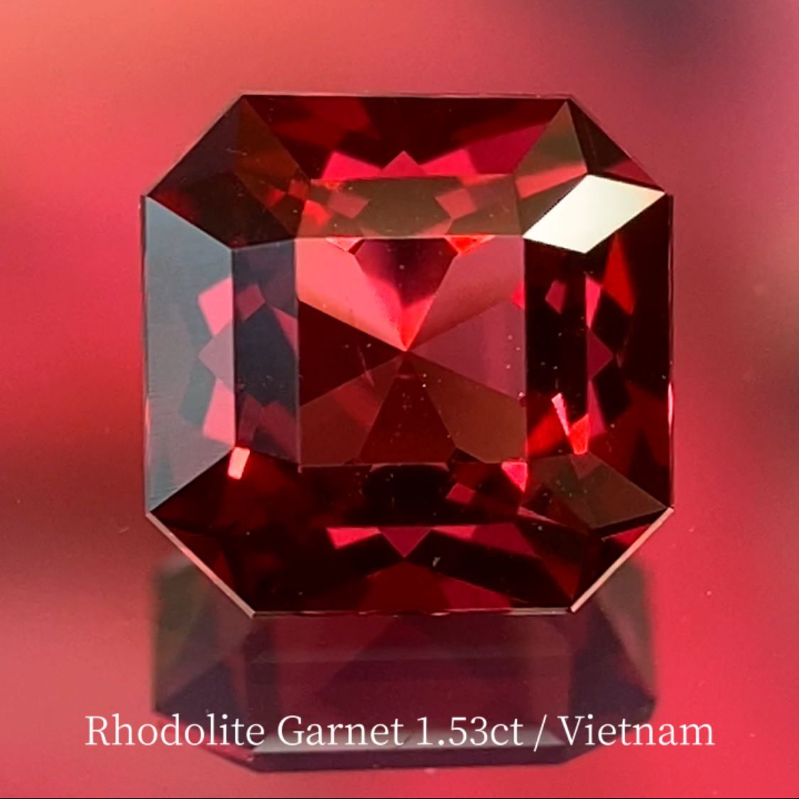 Rhodolite Garnet 1.53ct / Vietnam