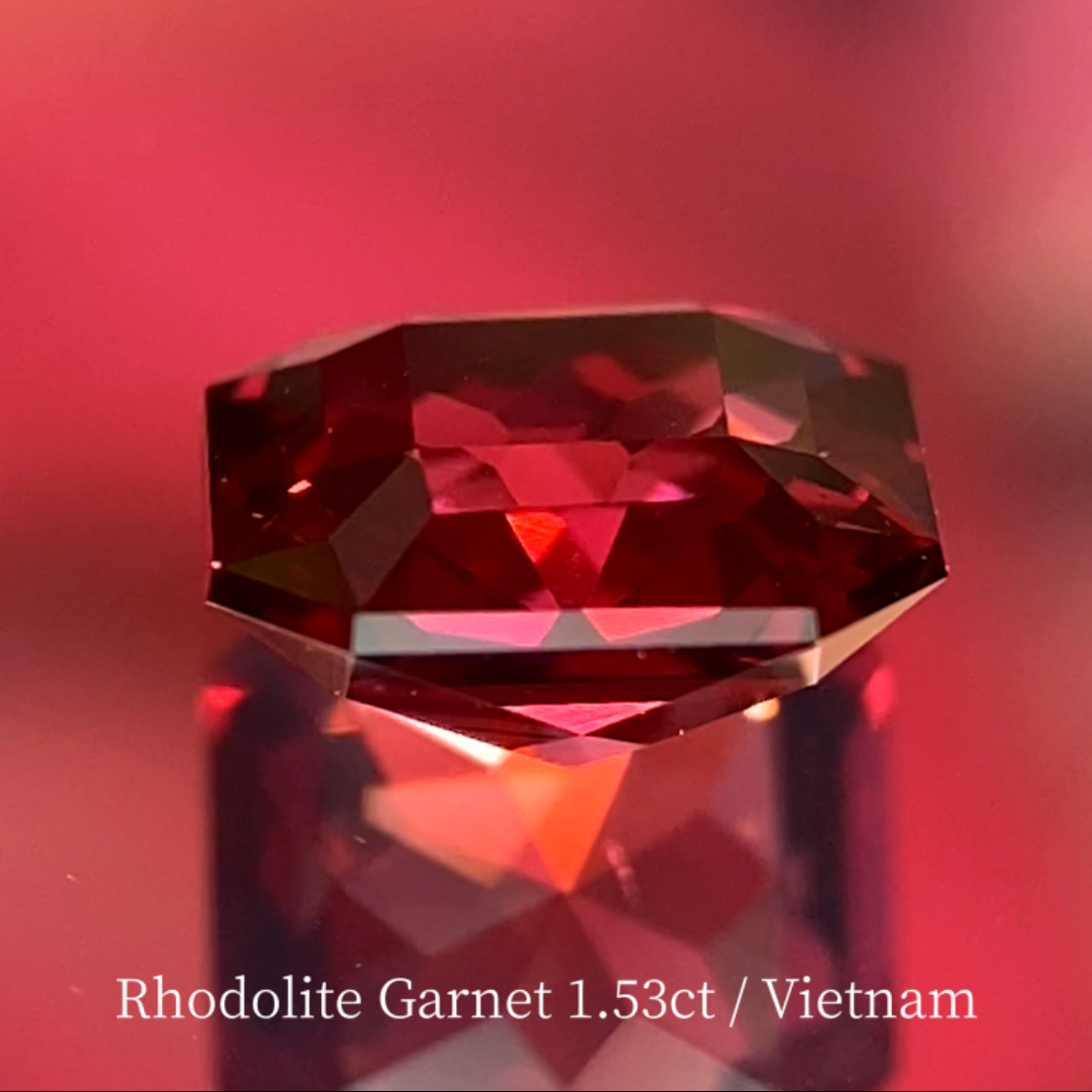 Rhodolite Garnet 1.53ct / Vietnam