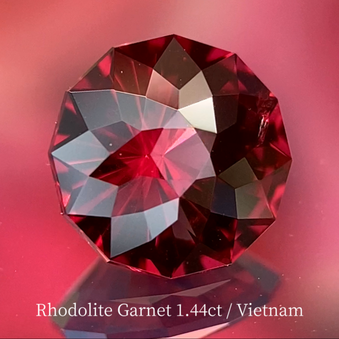 Rhodolite Garnet 1.44ct / Vietnam
