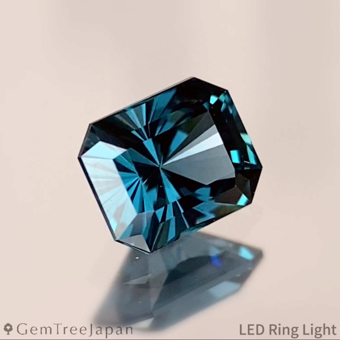 【Trial Price】Bluish Green Spinel 0.63ct / Sri Lanka