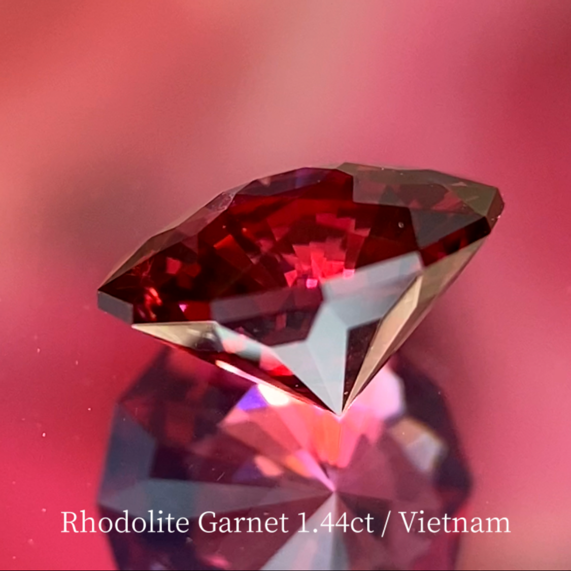 Rhodolite Garnet 1.44ct / Vietnam
