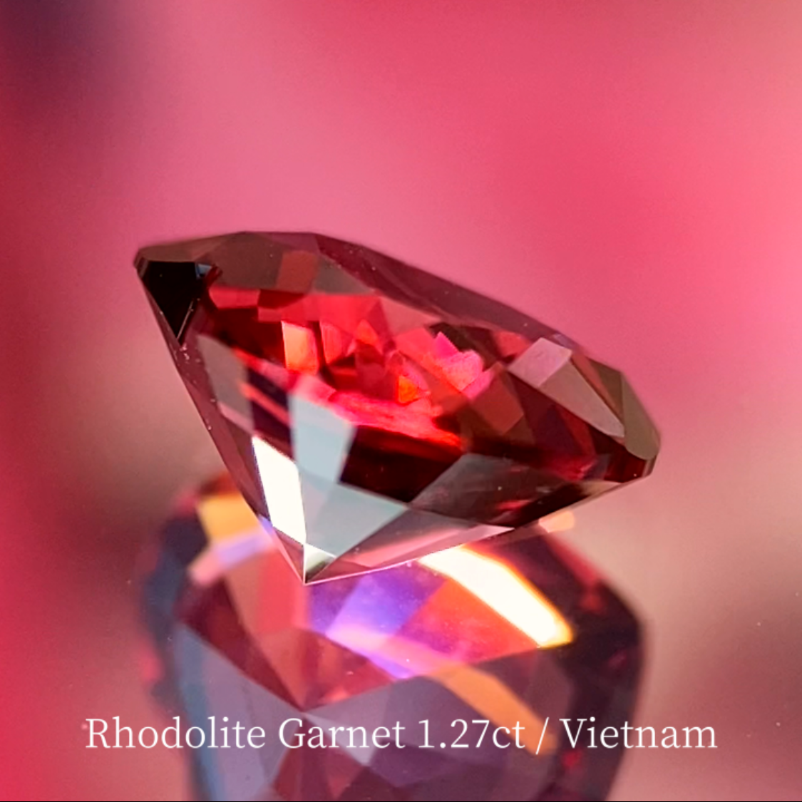 Rhodolite Garnet 1.44ct / Vietnam