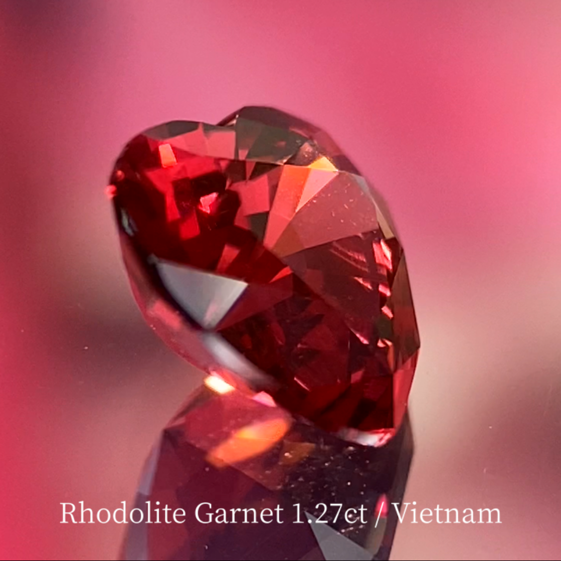 Rhodolite Garnet 1.27ct / Vietnam