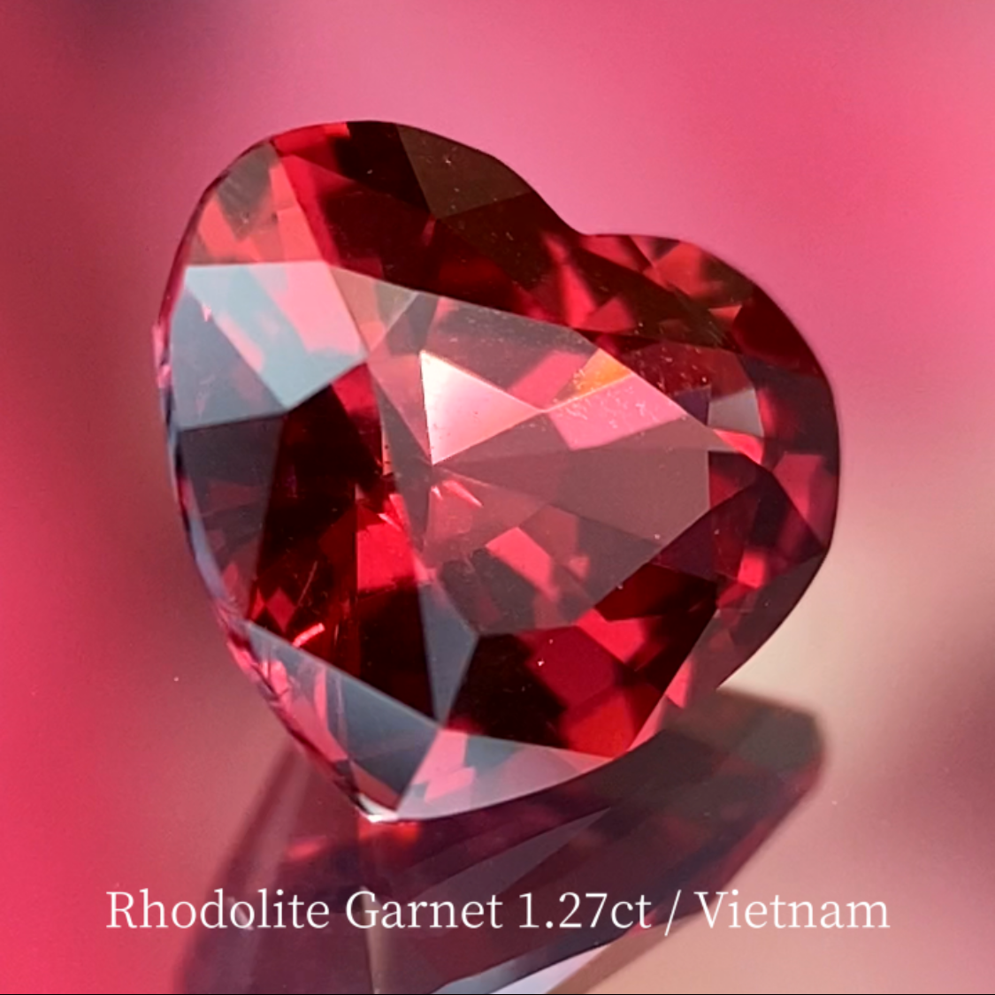 Rhodolite Garnet 1.27ct / Vietnam