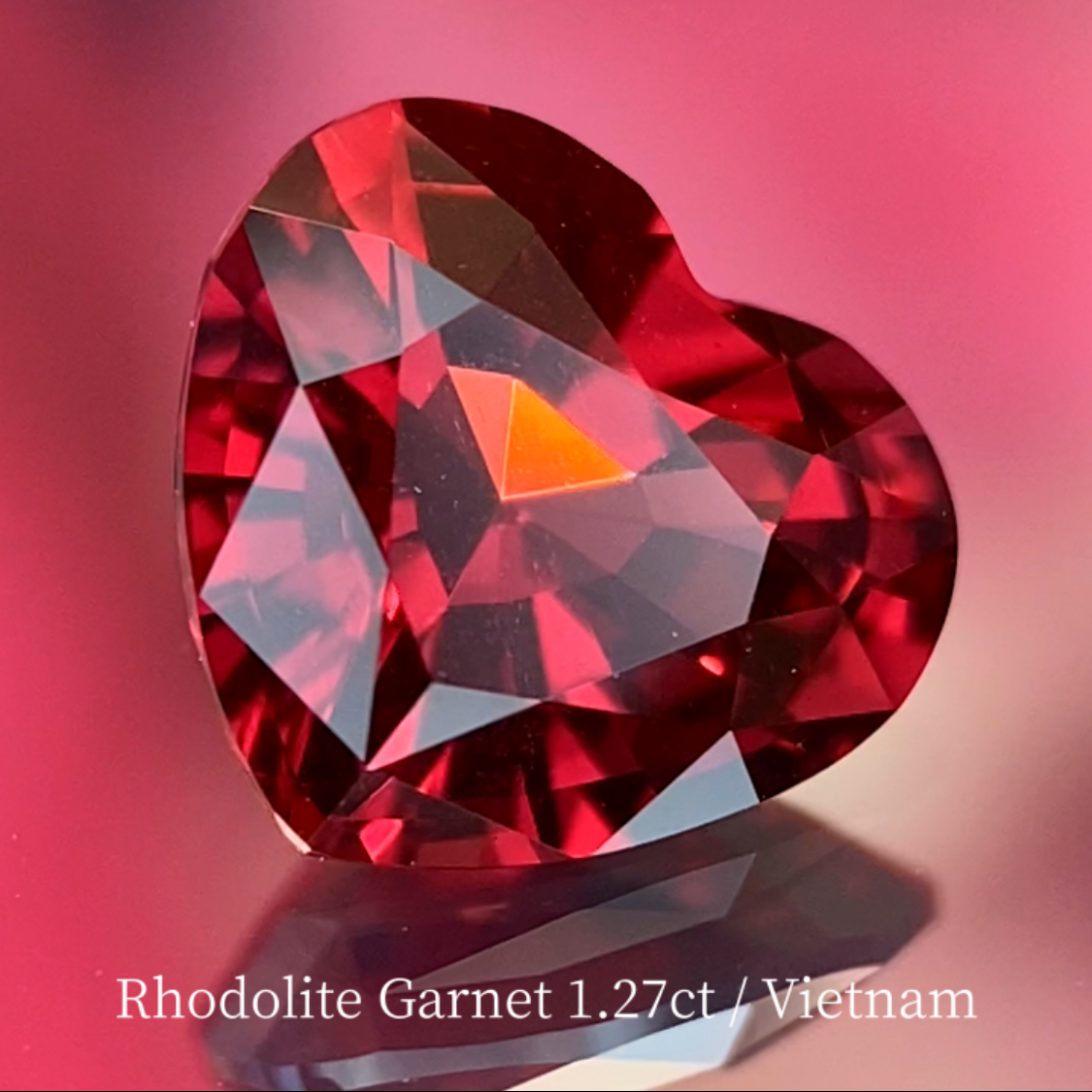 Rhodolite Garnet 1.27ct / Vietnam