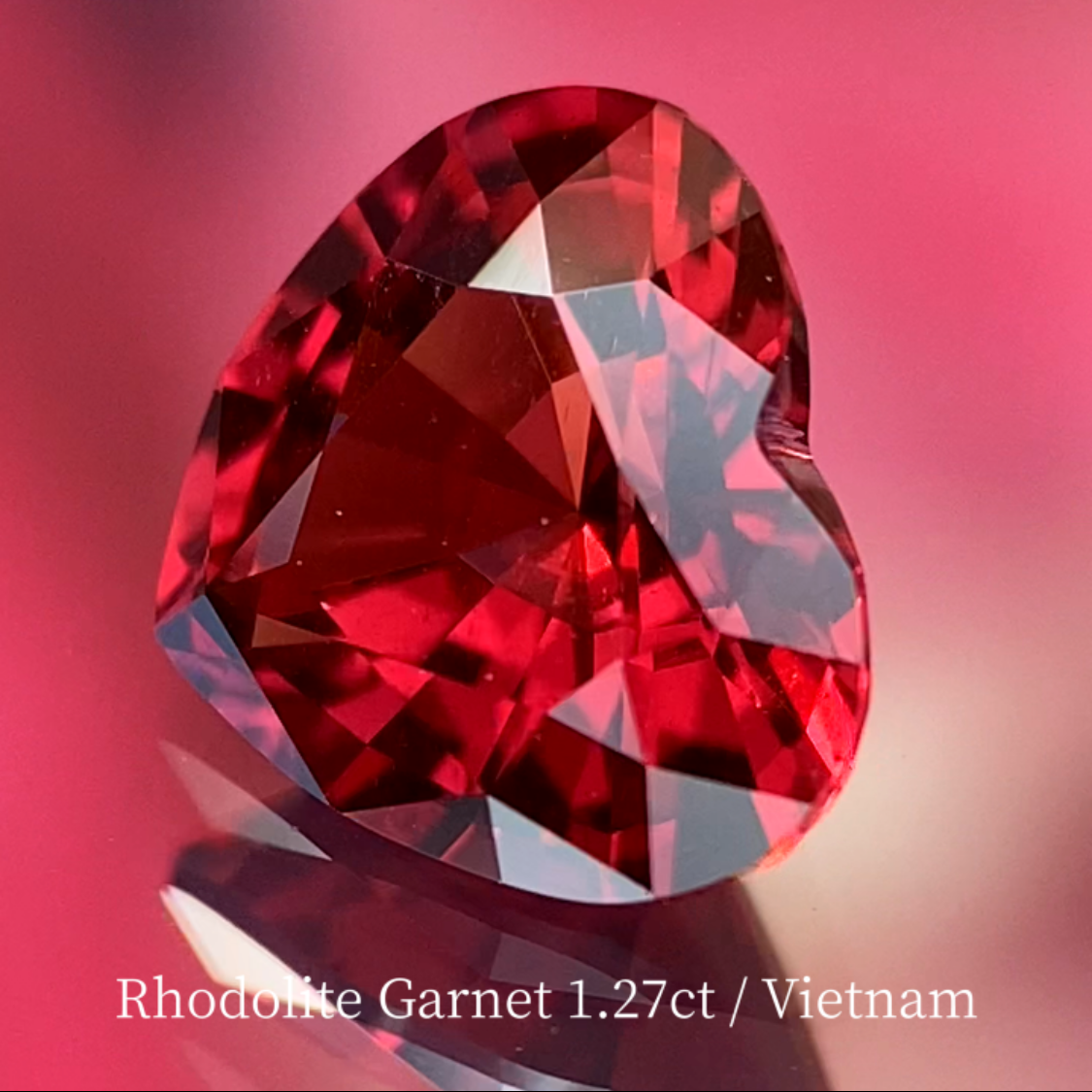 Rhodolite Garnet 1.27ct / Vietnam