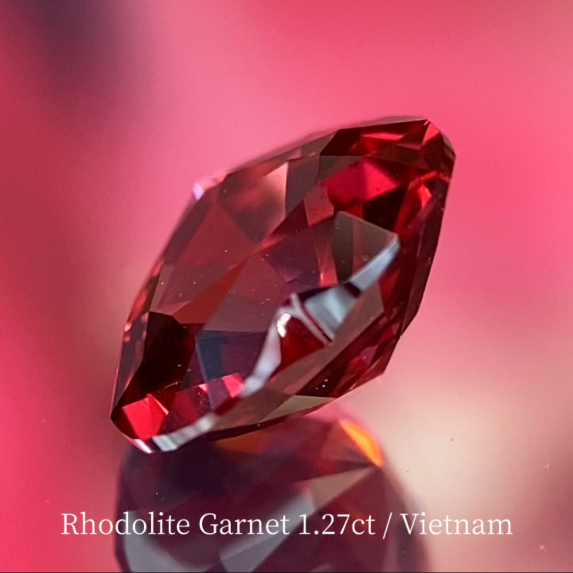 Rhodolite Garnet 1.27ct / Vietnam