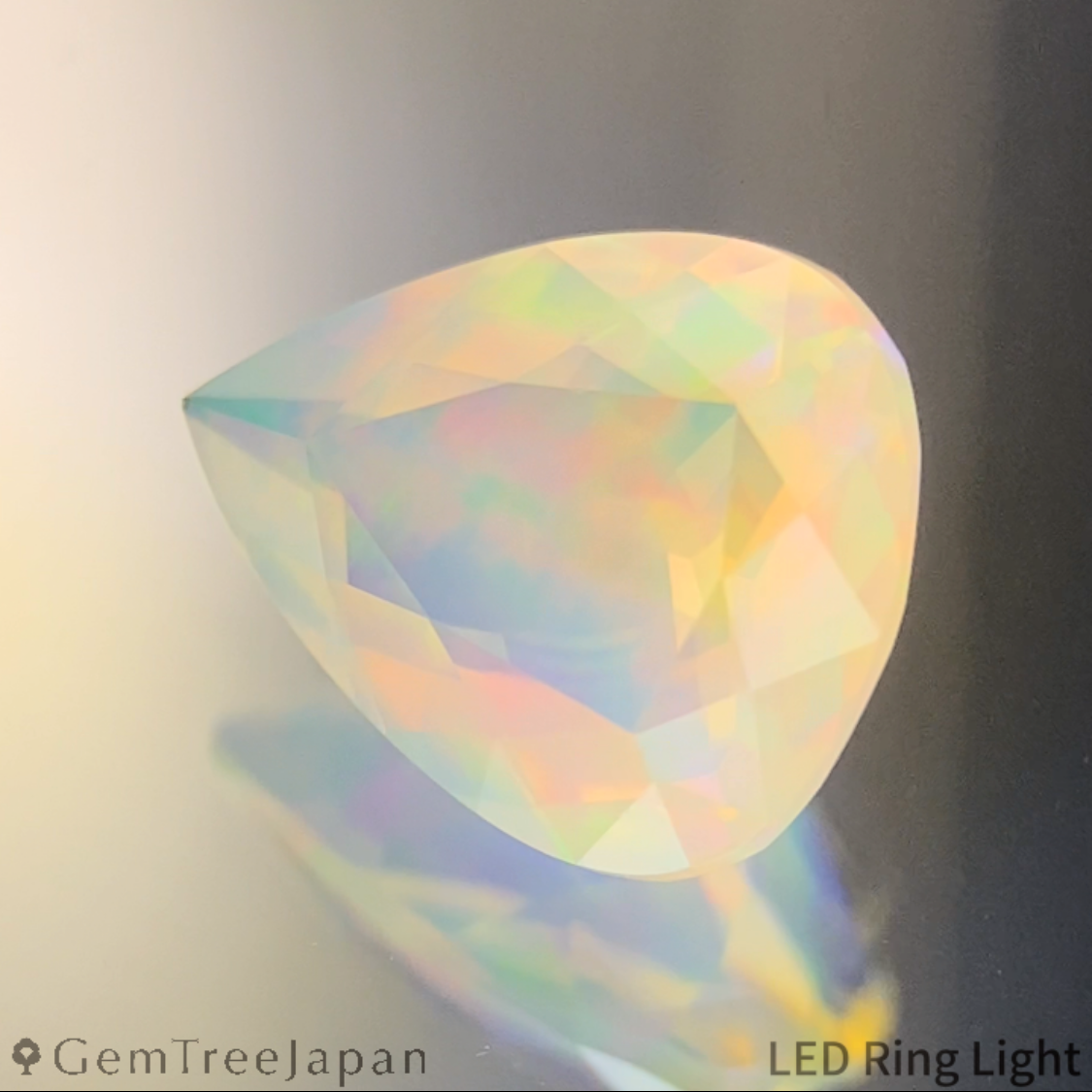 Crystal Opal 0.984ct / Mexico