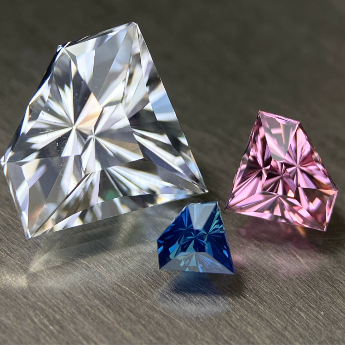 New Gem Shape 3pc Set / Colorless Topaz 3.03ct / Pink Spinel 0.621ct / Un-Heat Sapphire 0.20ct
